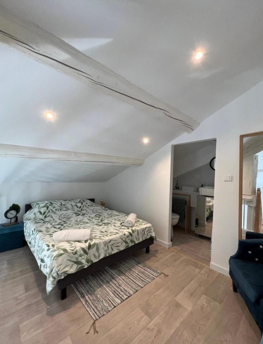 Duplex A 2 Pas De La Vielle Ville D Awinion Zewnętrze zdjęcie